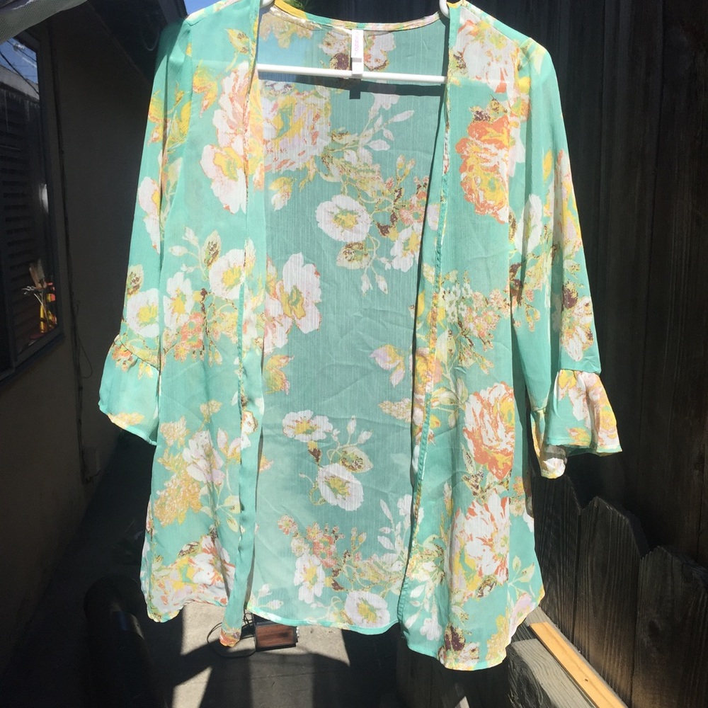 Beautiful Floral Kimono 🌺